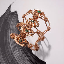 Load image into Gallery viewer, Victoria's Crest Crystal Cuff