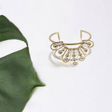 Load image into Gallery viewer, Triton's Cuff Adjustable Hand cuff