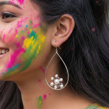 Load image into Gallery viewer, Pearl Dew drop Silver Hoops