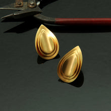 Load image into Gallery viewer, GOLD PLATED LAYER DROP EARRING
