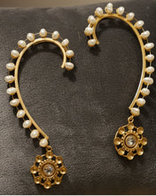 Load image into Gallery viewer, Pearls and Poets Ear Cuff