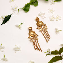 Load image into Gallery viewer, Earthy tribal serrate earrings worn by Rukshar Dhillon