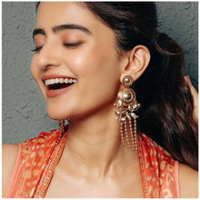 Load image into Gallery viewer, Earthy tribal serrate earrings worn by Rukshar Dhillon