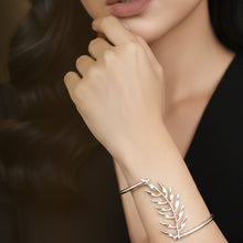 Load image into Gallery viewer, Silver Fields Cuff Bangle