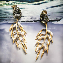 Load image into Gallery viewer, Gold Shortgrass Drop Earrings
