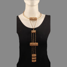 Load image into Gallery viewer, GOLD PLATED WIRE NECKPIECE WITH INDIAN WORK DRUMS WORN BY PRIYANKA CHOPRA