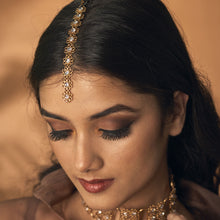 Load image into Gallery viewer, Wild thing maang tikka - Crystal