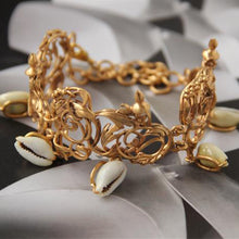 Load image into Gallery viewer, GOLD PLATED CURLED &amp; 5 SHELL BRACELET
