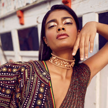 Load image into Gallery viewer, Gold Toned Ball Chain Choker with Serrated Leaves