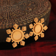 Load image into Gallery viewer, Festive feeling earrings worn by Masaba Gupta