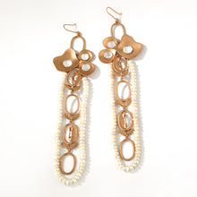 Load image into Gallery viewer, Pearl waterfall earing