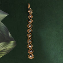 Load image into Gallery viewer, Wild thing maang tikka - Crystal