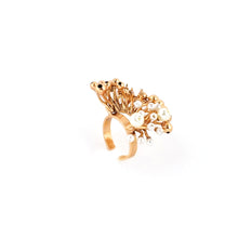 Load image into Gallery viewer, Golden and White Pearls Ring