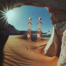 Load image into Gallery viewer, PHASES OF THE PYRAMID EARRING