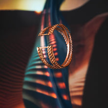 Load image into Gallery viewer, SAND DUNES WIRE CUFF