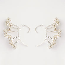 Load image into Gallery viewer, Pearl Bunch Earcuff