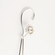 Load image into Gallery viewer, Pearl Bunch Shoulder Duster