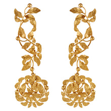 Load image into Gallery viewer, gold-rose-vine-ear-cuff-worn-by-sonam-kapoor