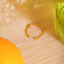 Load image into Gallery viewer, Round Spectrum Ring