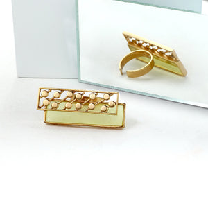 GOLD TONED YELLOW ACRYLIC RING WITH DOTTED BLOCK
