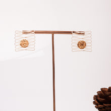 Load image into Gallery viewer, DUNES OF SAND EARRING