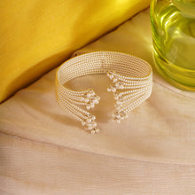 Load image into Gallery viewer, Pearl twist arm band