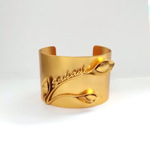 Load image into Gallery viewer, Gold Spring Cuff with personalised name
