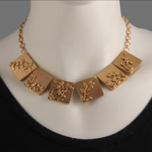 Load image into Gallery viewer, Kaj foliage brick gold neckpiece
