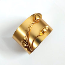 Load image into Gallery viewer, Gold Spring Cuff with personalised name
