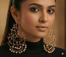 Load image into Gallery viewer, Ice Empress Pearl Fern Earrings
