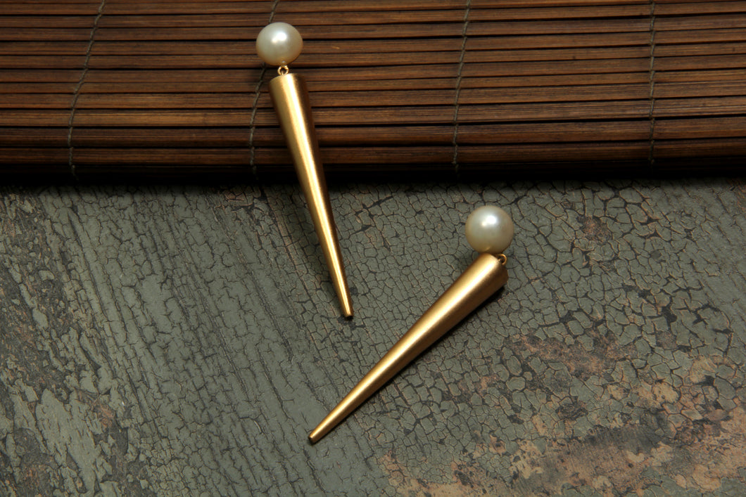 GOLD PLATED HALF PEARL AND POKE EARRING
