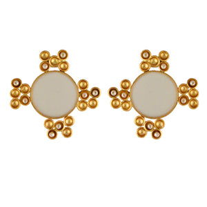 GOLD PLATED ROUND PODS AND ACRYLIC EARRING WITH PEARLS