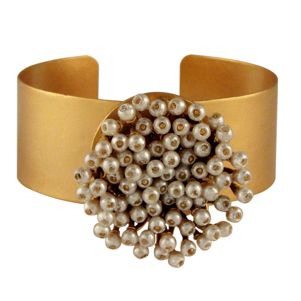 GOLD PLATED CUFF WITH WIRE PEARL ON CENTER