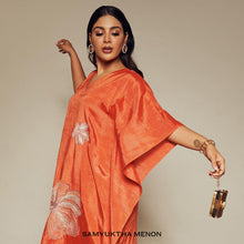 Load image into Gallery viewer, Idyllic Fields Cuff worn by Samyuktha Menon &amp; Neha Dhupia
