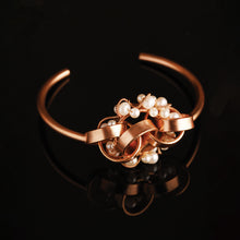 Load image into Gallery viewer, Neutron Loop Gold Plated Pearl Cuff

