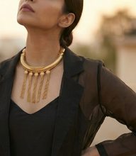 Load image into Gallery viewer, Tube choker with tassels
