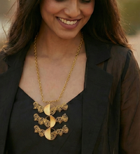 Load image into Gallery viewer, Chain link necklace with swirl motif pendant
