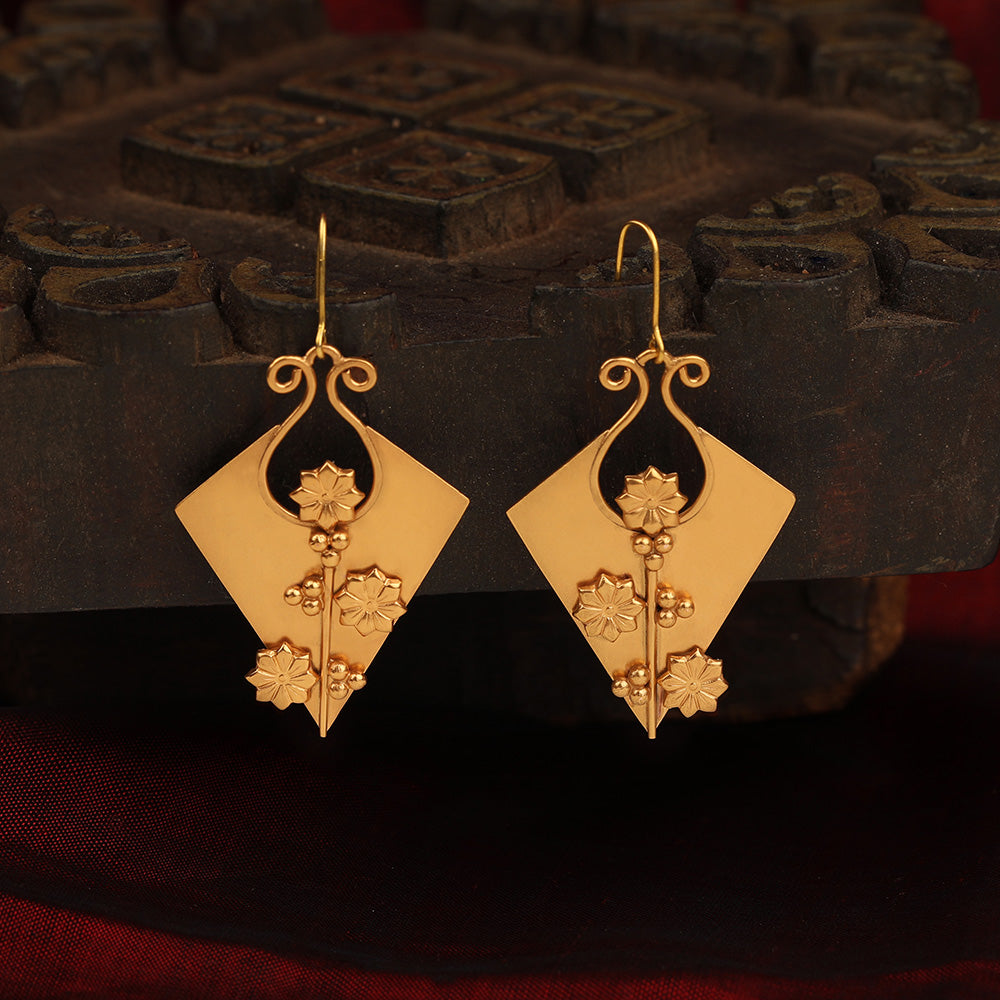 Rhythmic revival earring