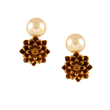 Load image into Gallery viewer, GOLD PLATED EARRING WITH HALF PEARL &amp; MARIGOLD
