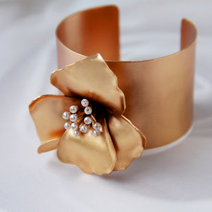 gold-gardenia-broad-cuff-worn-by-ramya-krishnan