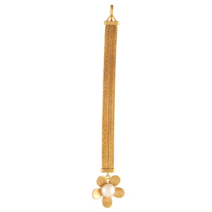 ethnic-weaves-golden-pearl-mangtika-worn-by-sonam-kapoor