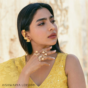 GOLD TONED WRAP RING WITH CRESTS - worn by Aishwarya Lekshmi