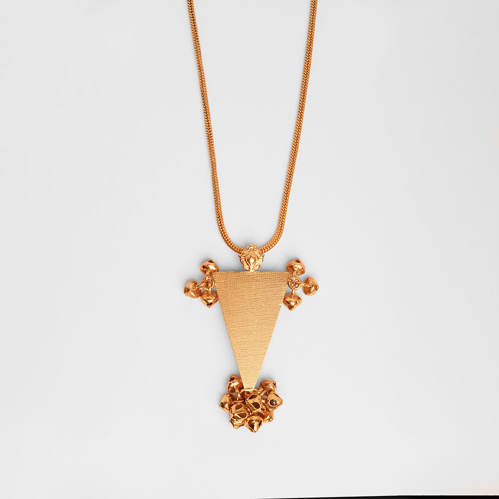 GOLD PLATED DORI CHAIN NECKPIECE WITH STAMP AND TRIANGLE GHUNGROO PENDANT