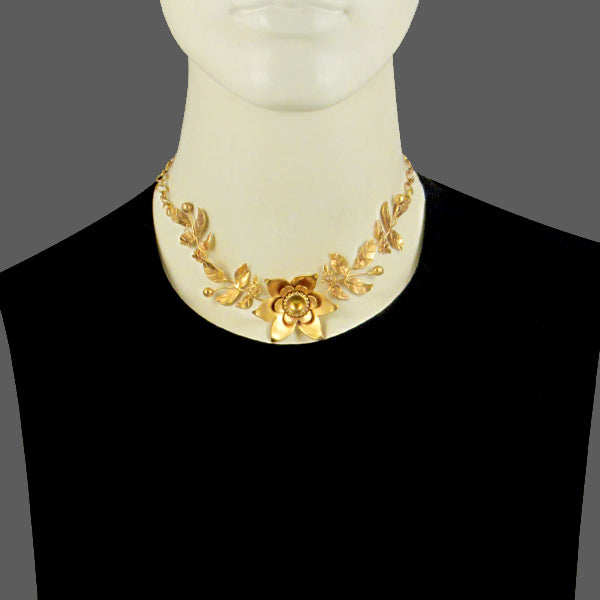 GOLD PLATED SERRATE LEAVES AND ORANGE BLOSSOM FLOWER NECKPIECE