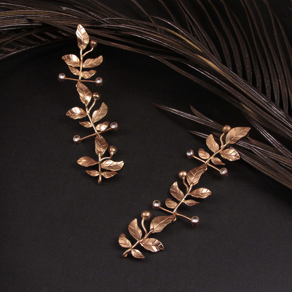 GOLD PLATED SERRATE LEAVES AND POLKI OVAL XTL'S EARRING