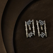 Load image into Gallery viewer, Everlasting Element ear button in silver
