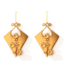 Load image into Gallery viewer, Rhythmic revival earring
