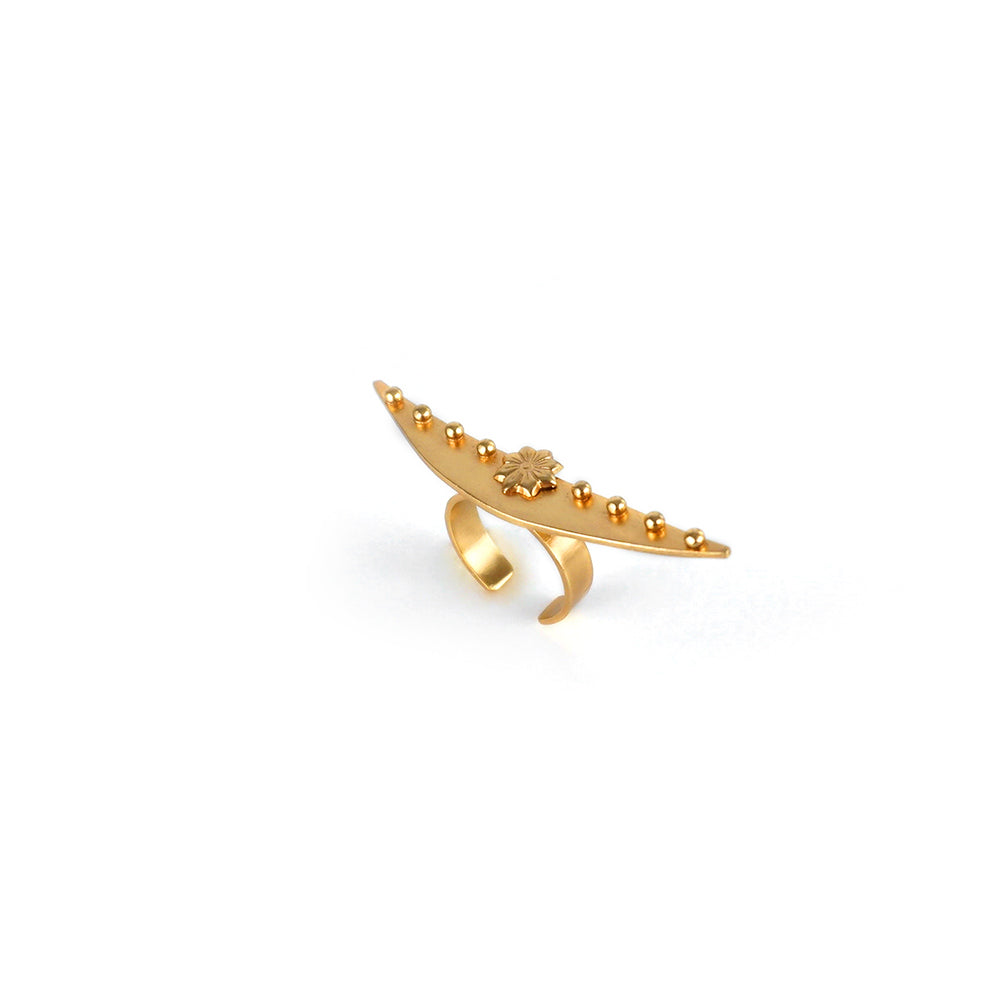 GOLD PLATED DOTTED SPIKE RING WITH ENGRAVED FLOWER ON SIDE – Suhani Pittie