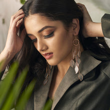 Load image into Gallery viewer, Breezy adventure earrings
