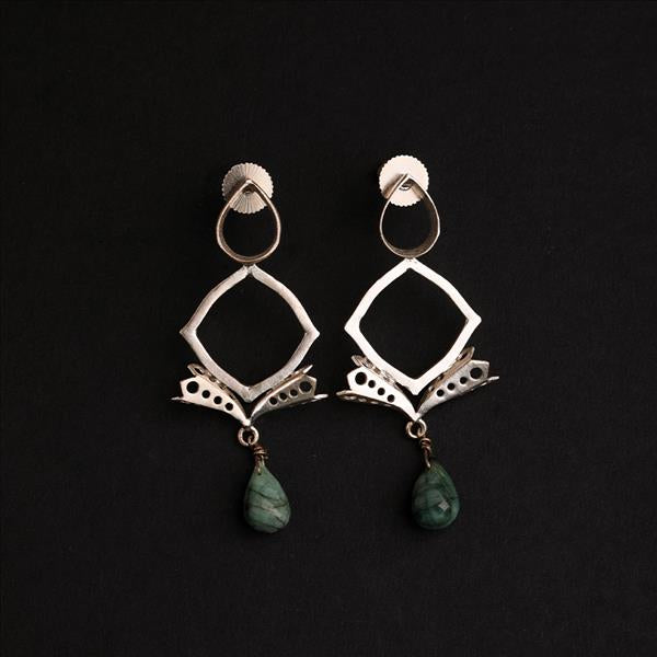 92.5 SILVER DROP, SQ, PERFORATED CONES AND EMERALD DROP EARRING